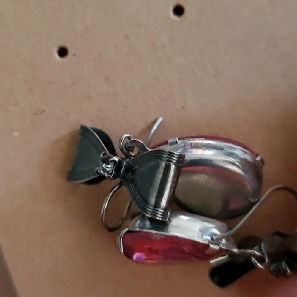 VINTAGE BOW HANGING EARRINGS W PINK TEARDROP GEMS SILVER TONE